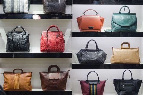 designer handbags online.